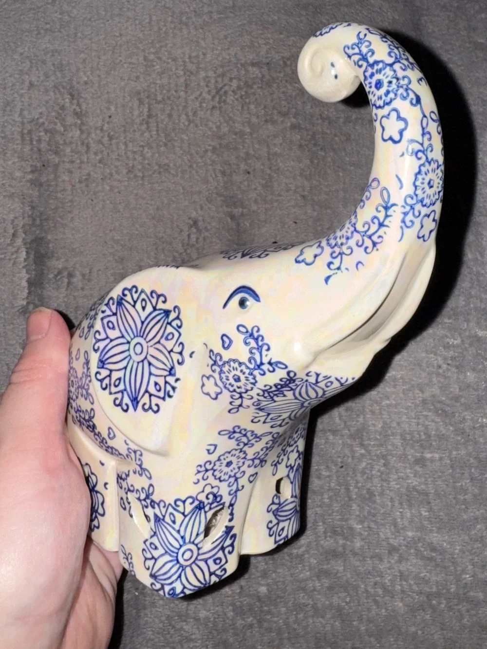 Ceramic Elephant Figurine/Potpourri Holder